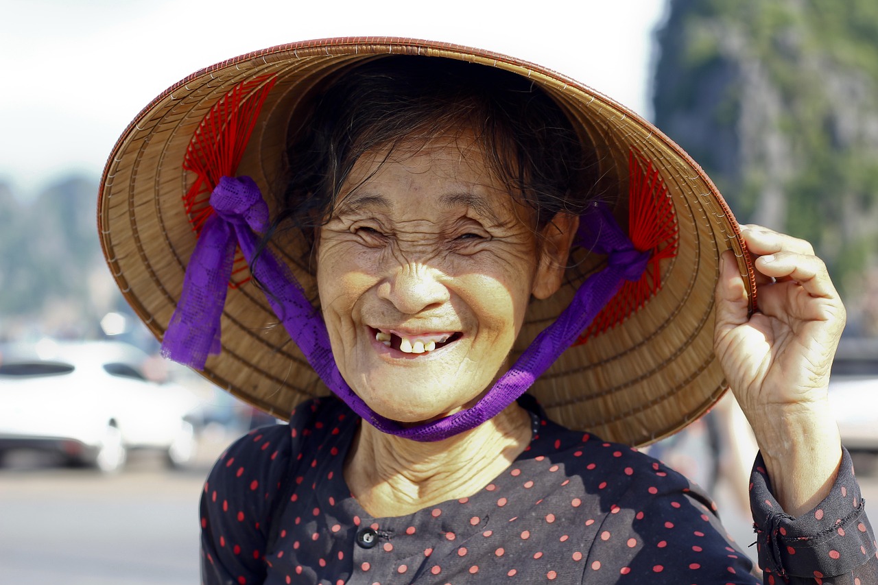 woman, no teeth, vietnamese-1162081.jpg